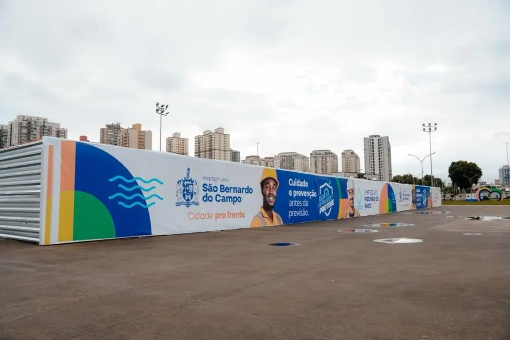 Prefeitura de São Bernardo dá início à limpeza do Piscinão do Paço