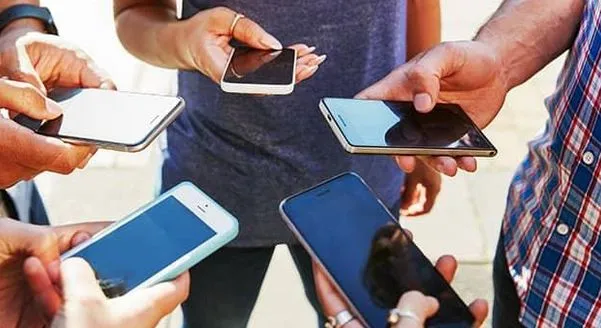 Smartphones enfrentam maior colapso histórico em 2026